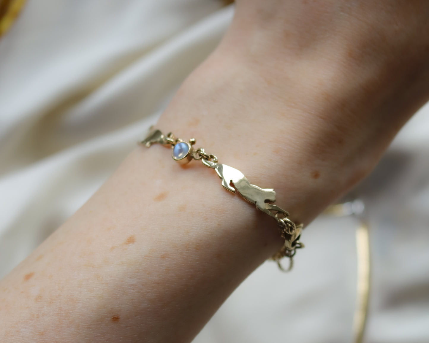 Vintage 9ct Gold Moonstone Cat Bracelet - 18cm