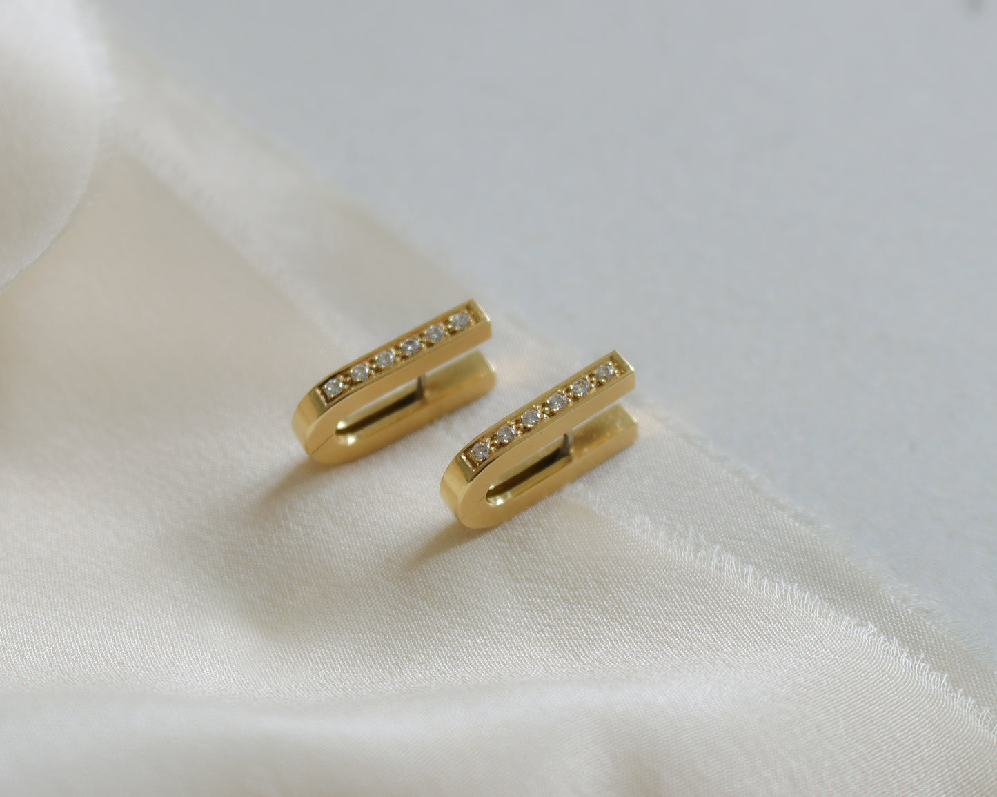 Elegant Vintage 18ct Gold Diamond U-Shaped Huggie Earrings