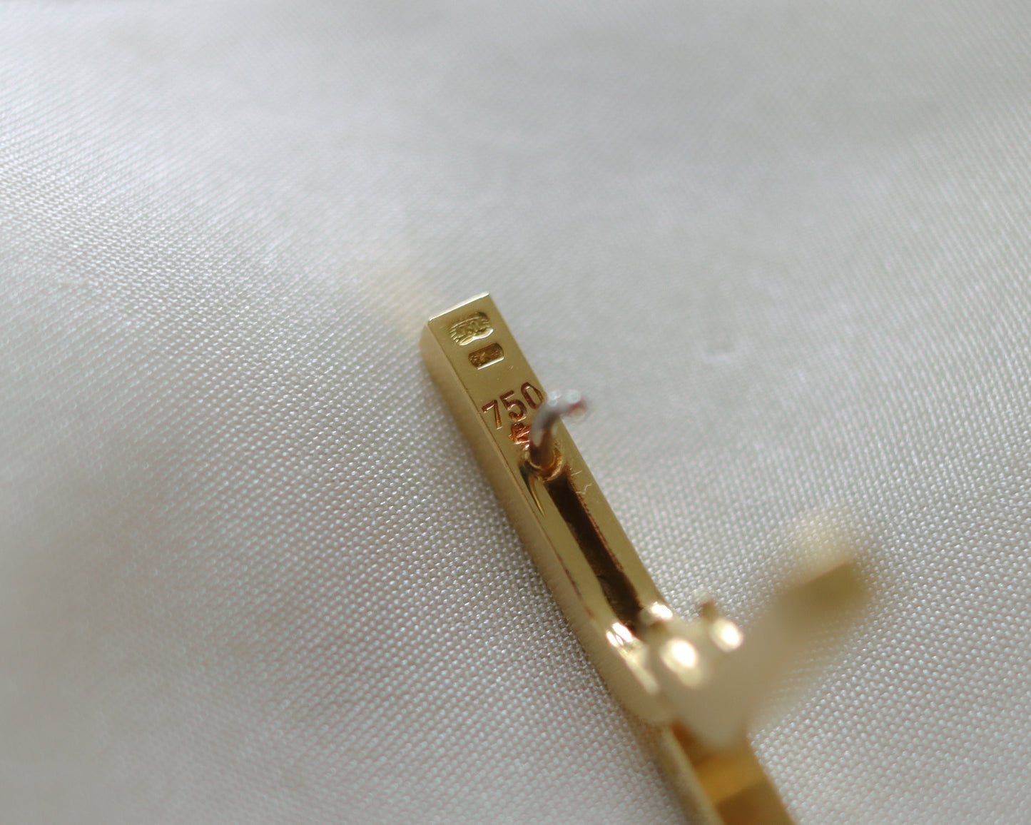 Elegant Vintage 18ct Gold Diamond U-Shaped Huggie Earrings