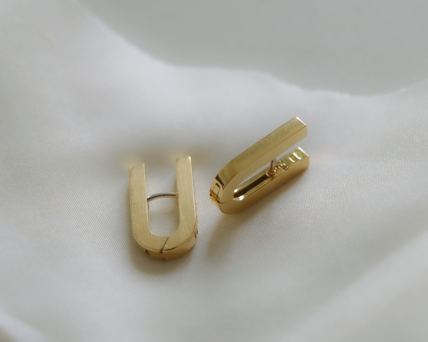 Elegant Vintage 18ct Gold Diamond U-Shaped Huggie Earrings