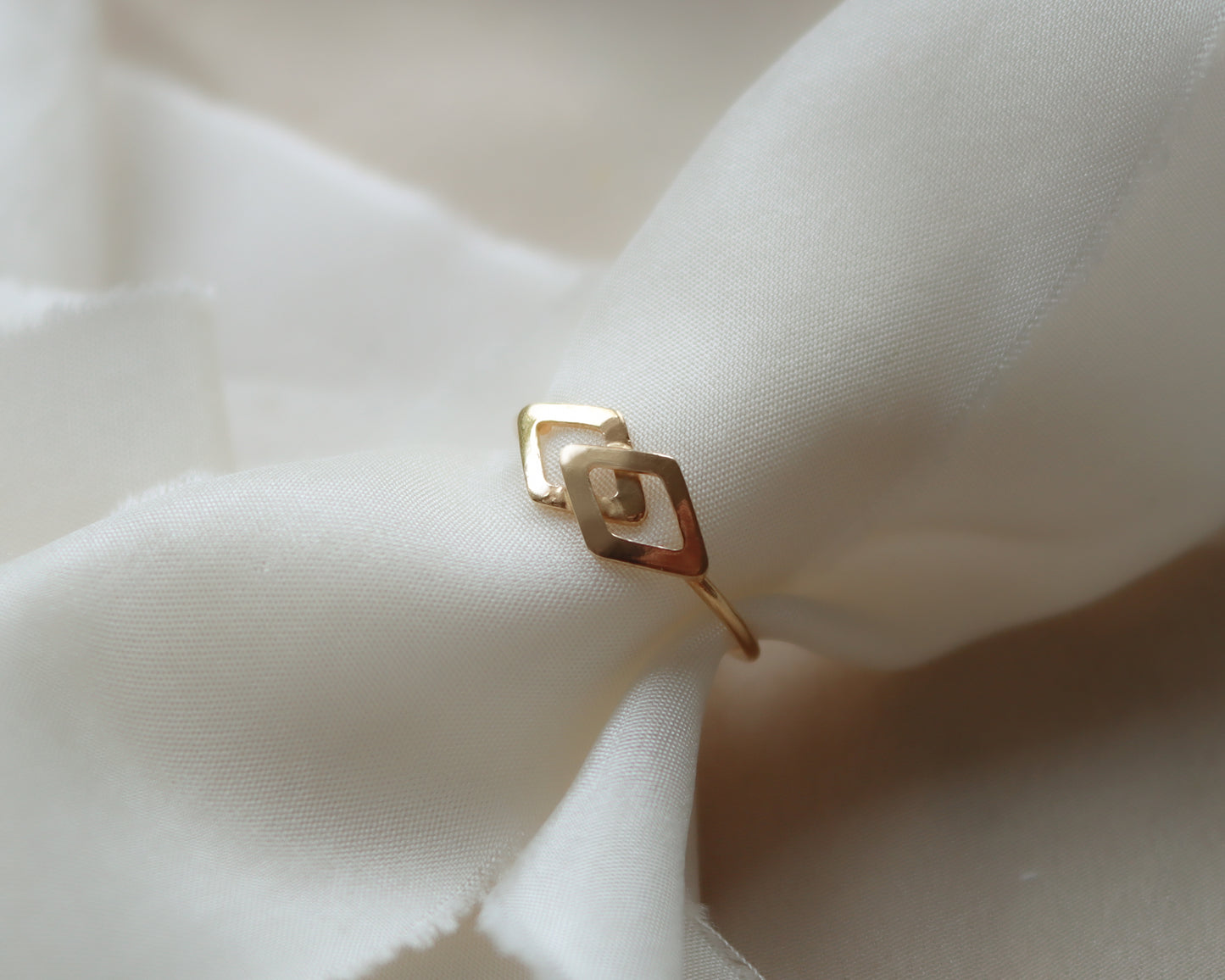 Geometric Chic Vintage 18ct Gold Double Triangle Ring UK L