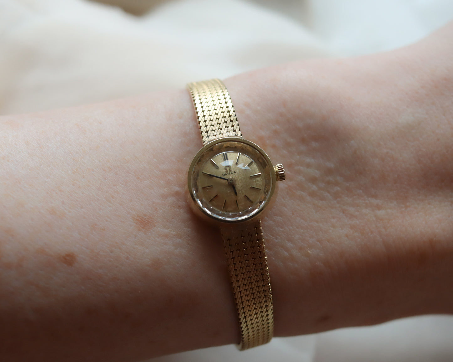 Stunning 1970's 18ct gold Omega watch with flat link bracelet