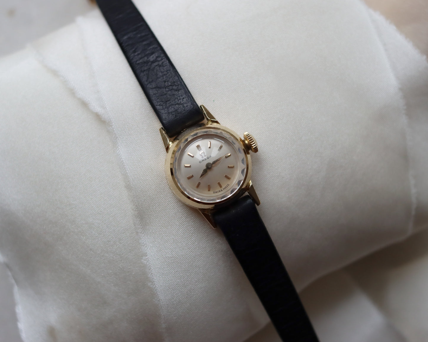 18ct gold Omega Saphette with black leather strap 1958