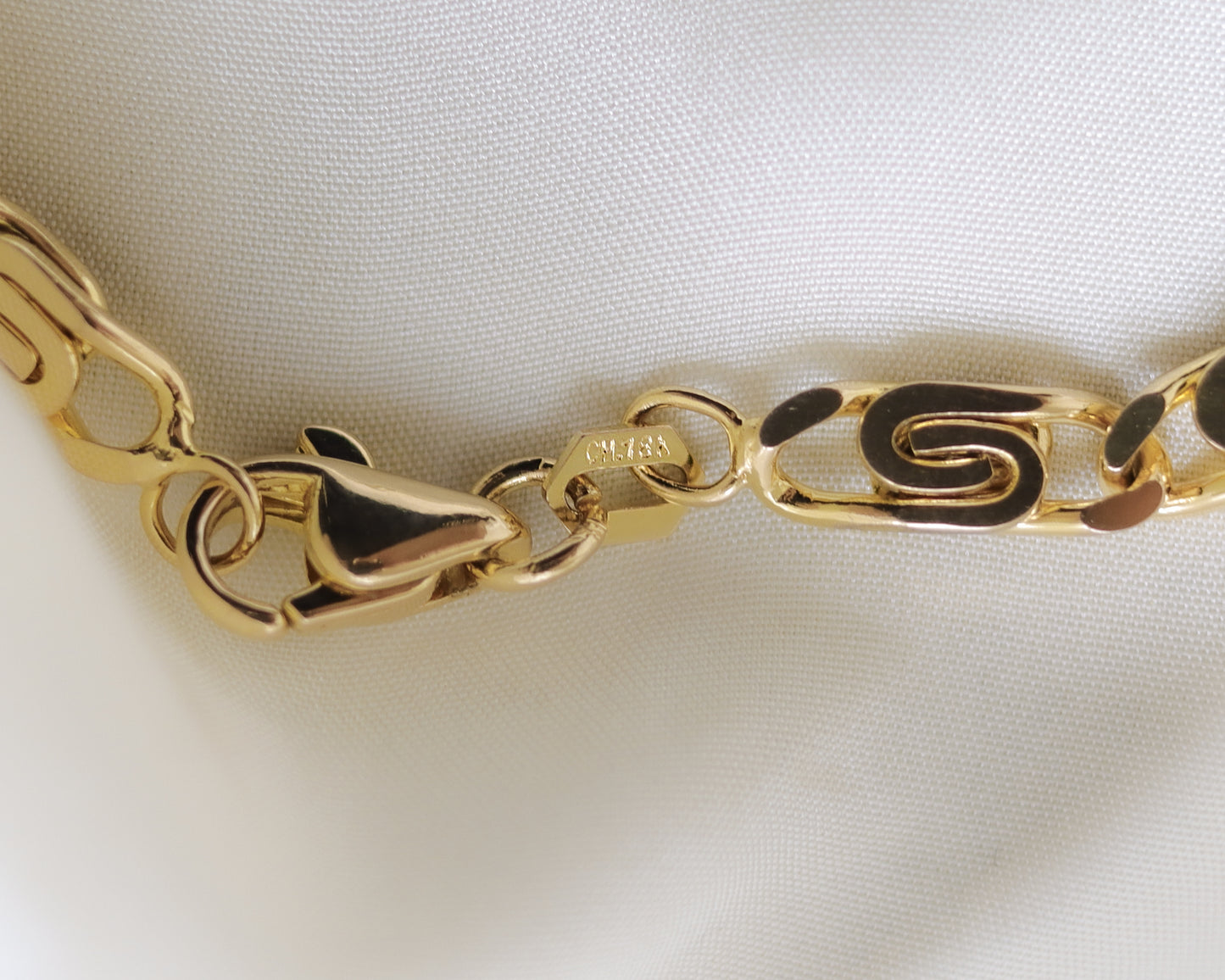 18ct yellow gold scroll link necklace