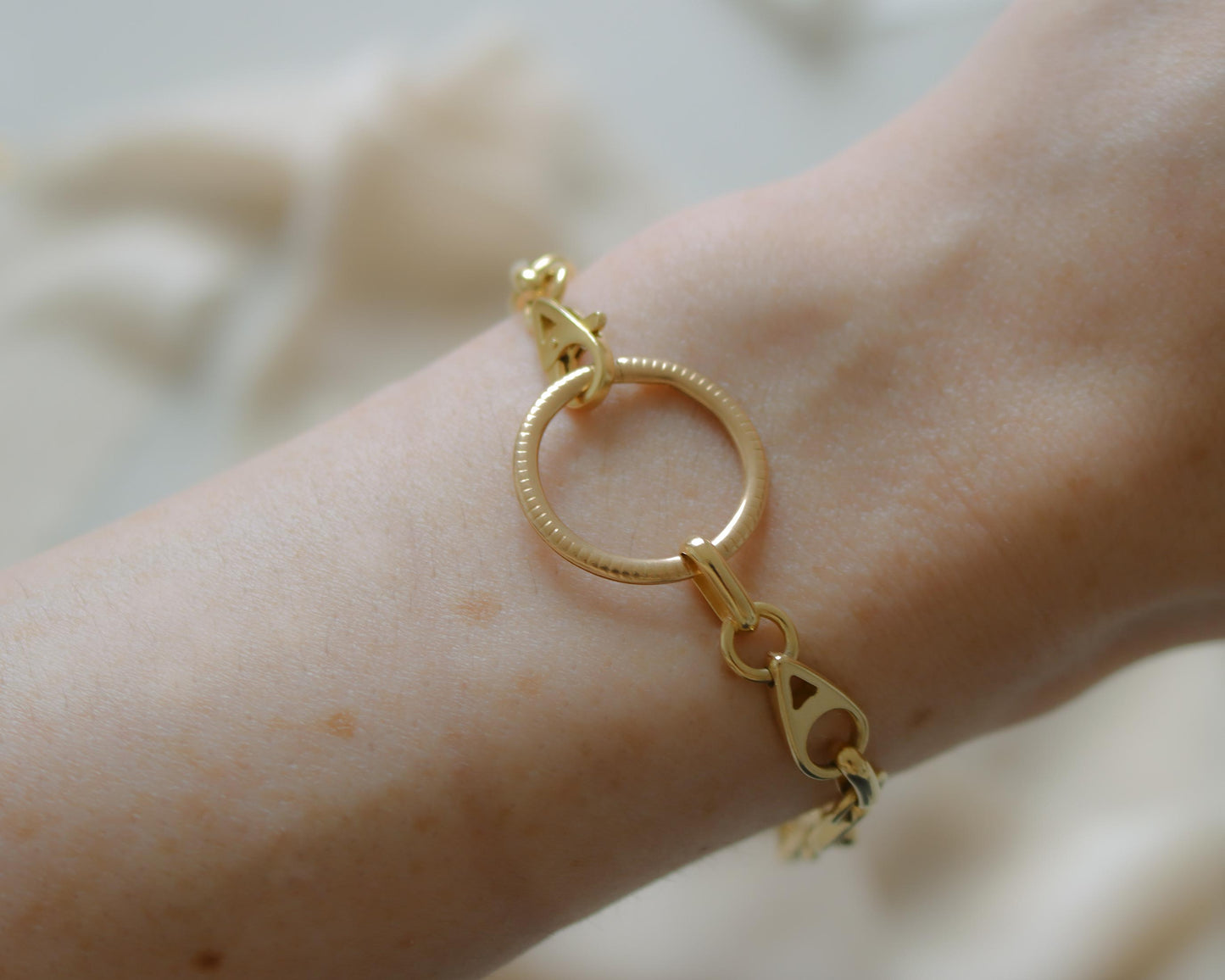 Ribbed 18ct gold victorian split ring