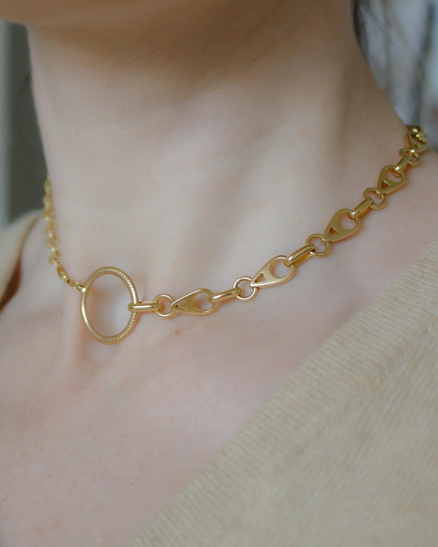Ribbed 18ct gold victorian split ring
