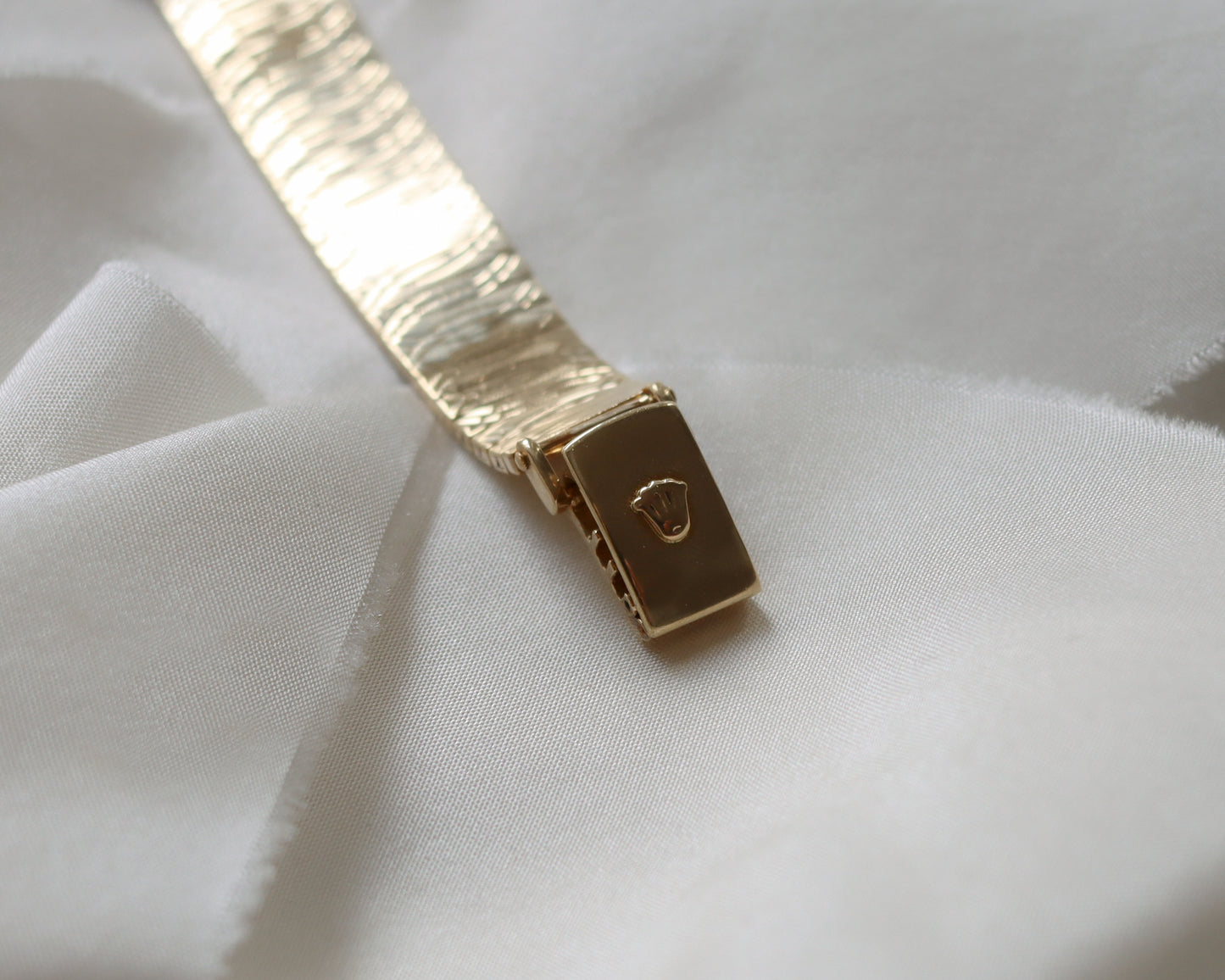 Pristine 18ct gold vintage Rolex precision watch from 1969