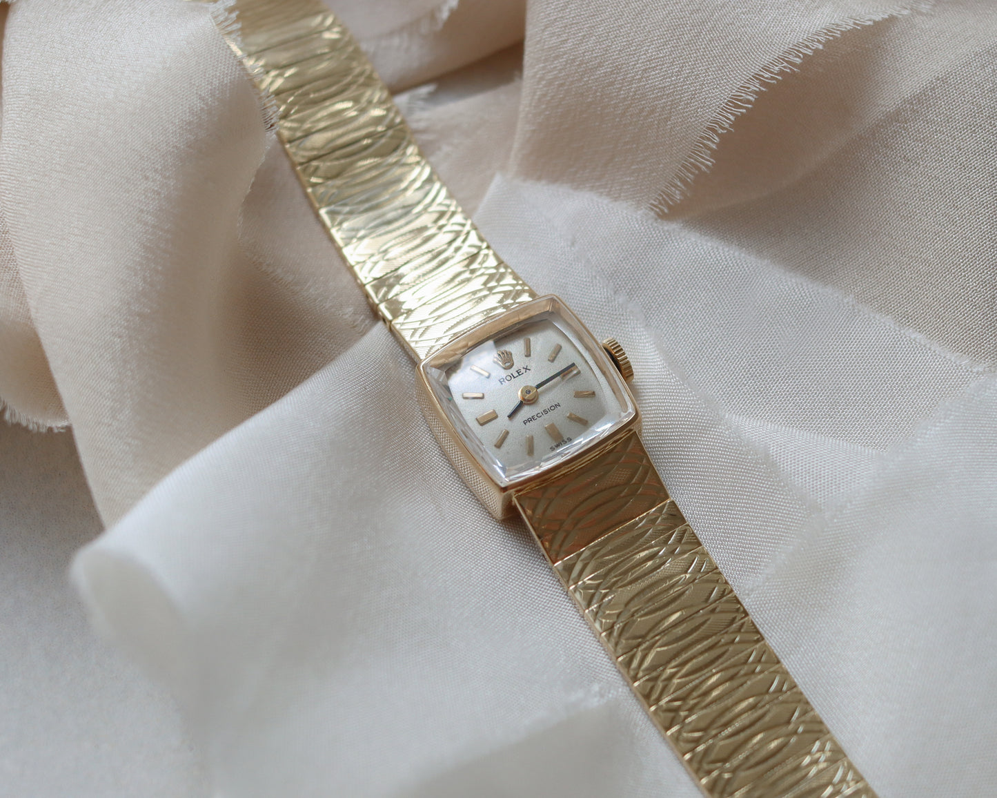 Pristine 18ct gold vintage Rolex precision watch from 1969
