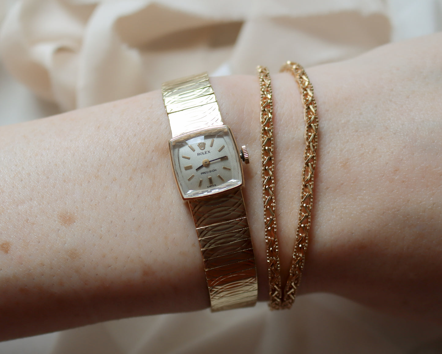 Pristine 18ct gold vintage Rolex precision watch from 1969