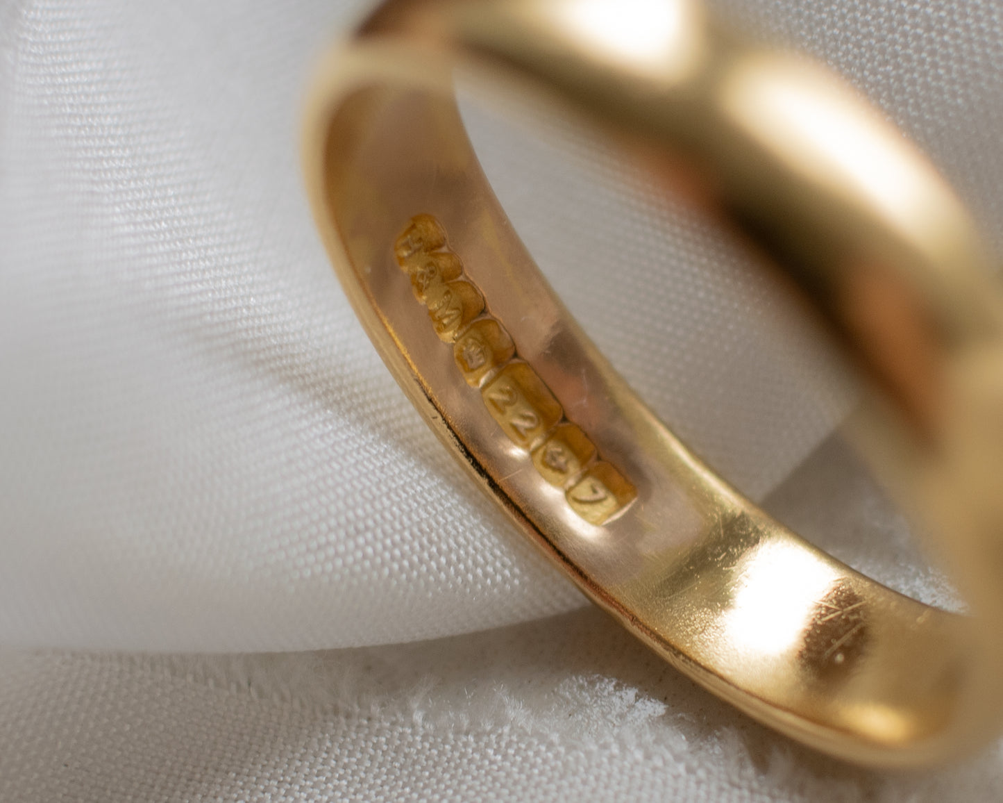 Vintage 22ct Gold Band, 1983 - UK P 1/2
