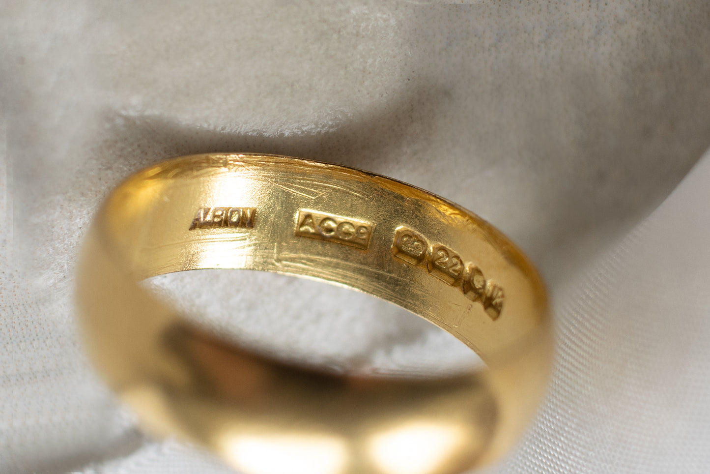 Vintage 22ct Gold thick Band - Fully Hallmarked 1965 (Copy)