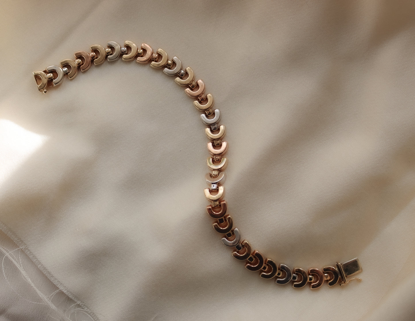 9ct Tri-Colour Gold C-Link Bracelet