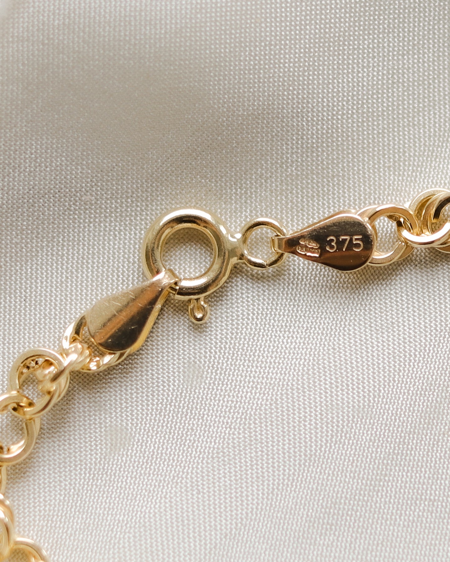 9ct yellow gold Bismarck necklace chain