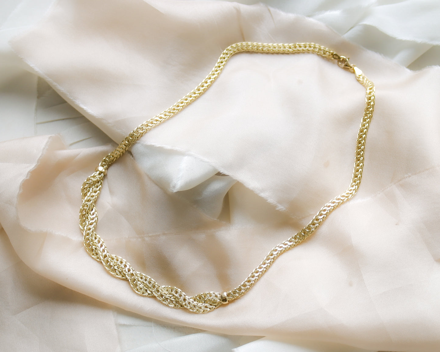 Statement 9ct gold chunky lattice necklace