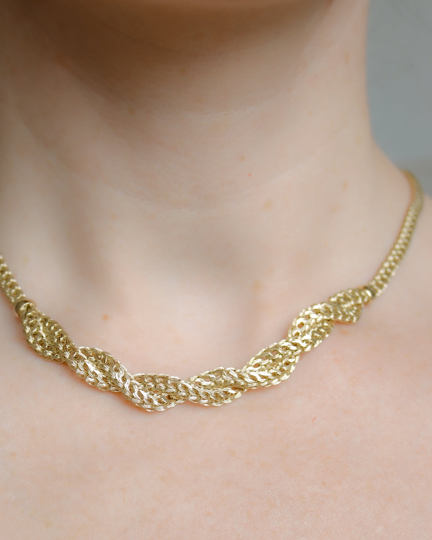 Statement 9ct gold chunky lattice necklace