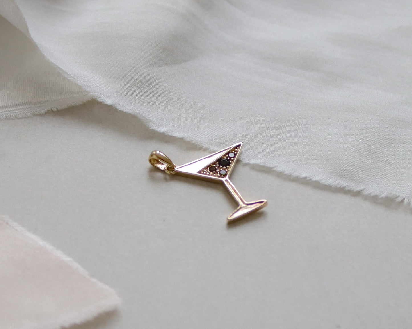9ct gold martini cocktail pendant