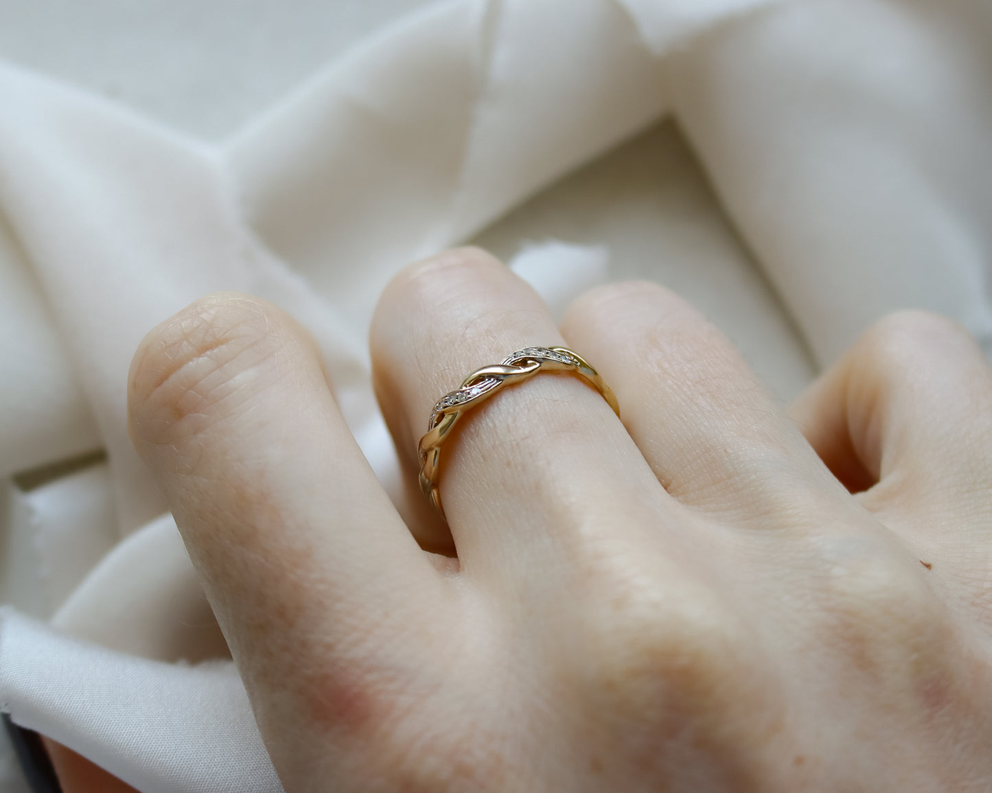 Rebecca Vintage 9ct Gold Diamond Twist Ring - UK R 1/2