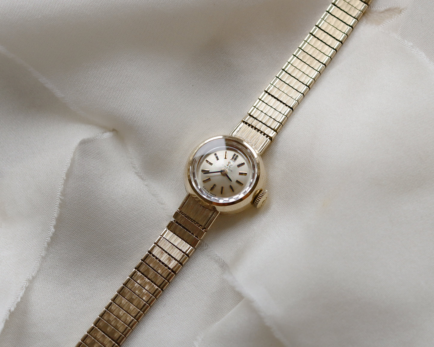 Stunning 9ct gold Omega watch with fancy link bracelet from 1961
