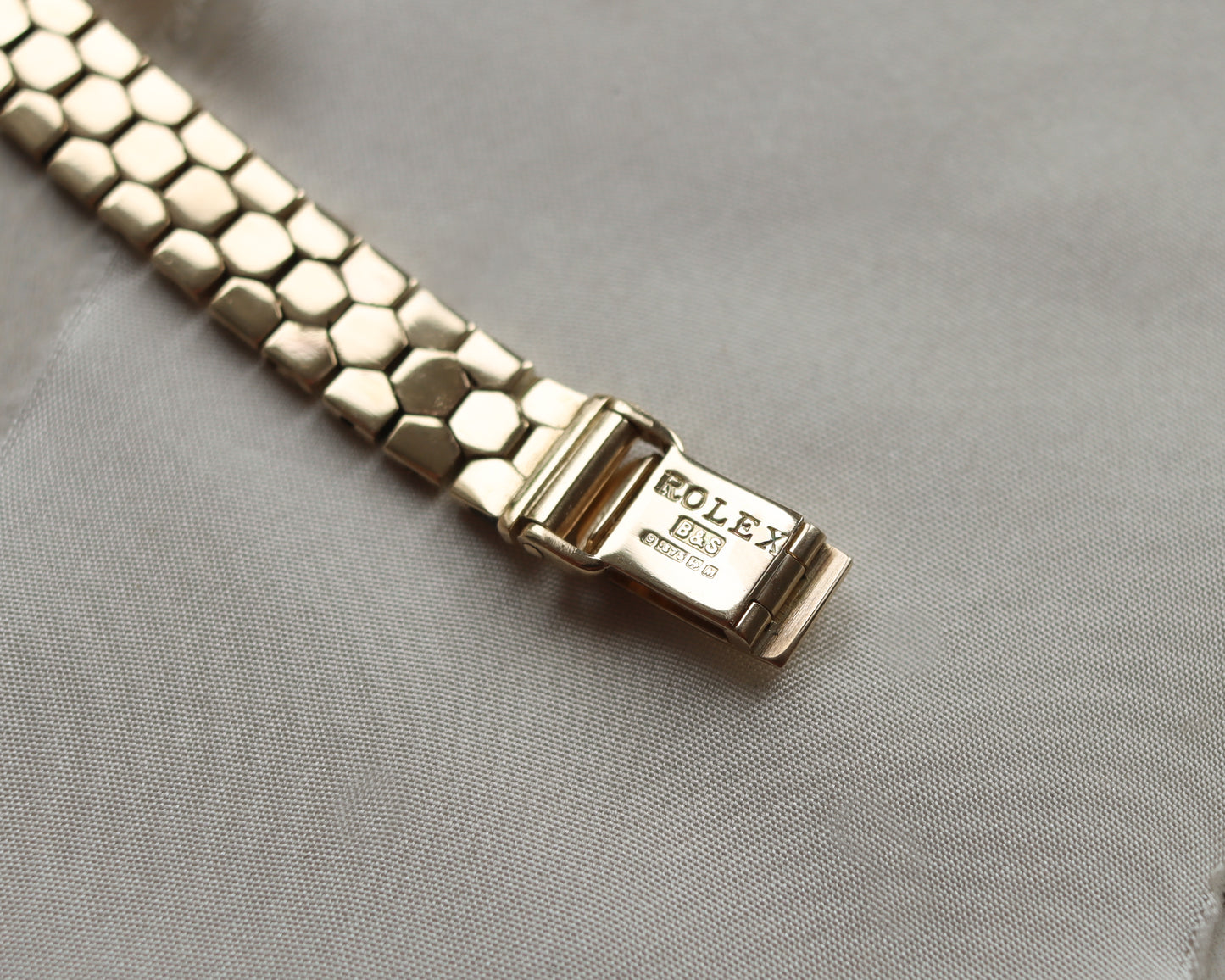 stunning 9ct gold honeycomb strap Rolex precision watch from 1962