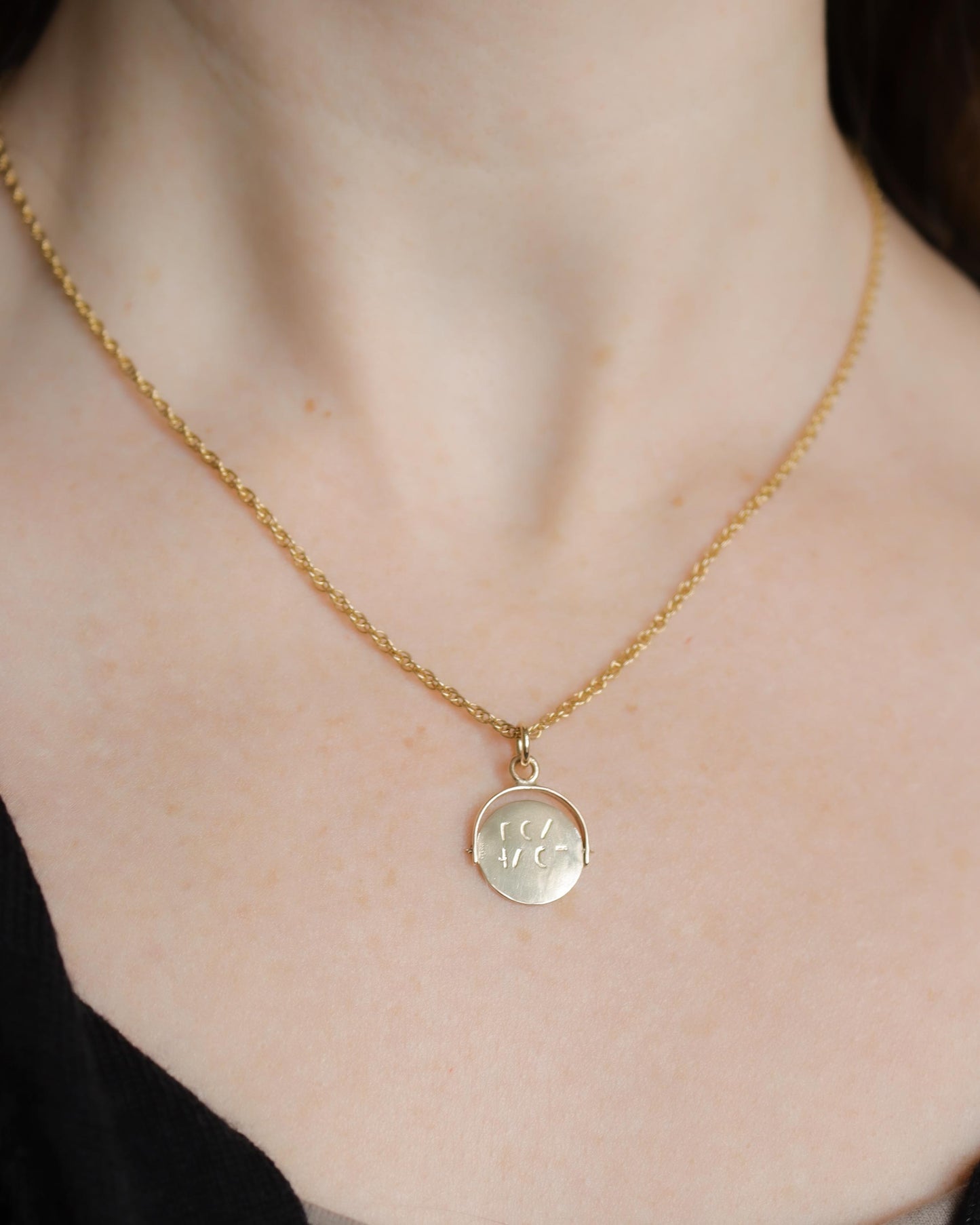 9ct gold I Love You spinner pendant