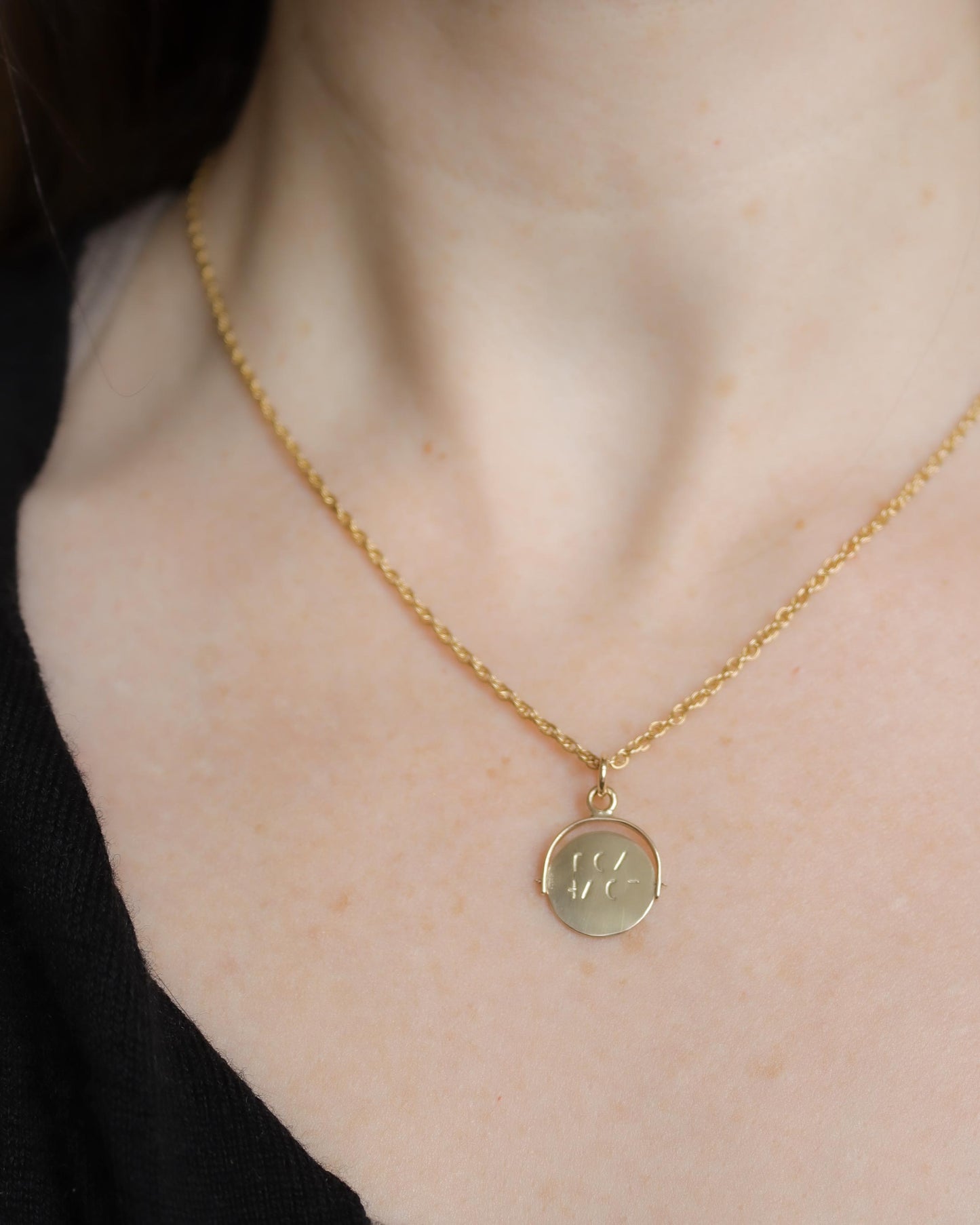 9ct gold I Love You spinner pendant