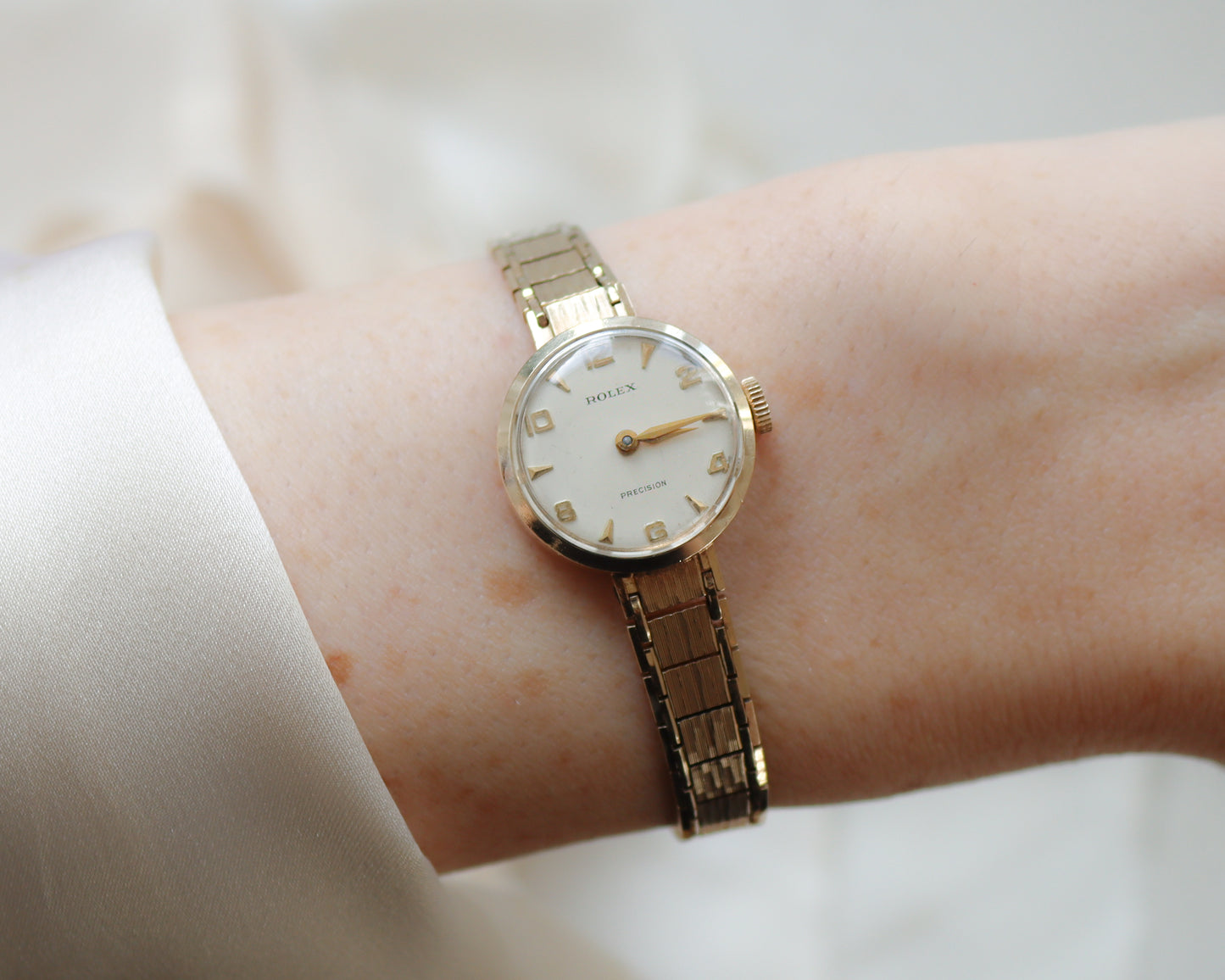 Rolex precision wrist watch in 9ct gold from 1964