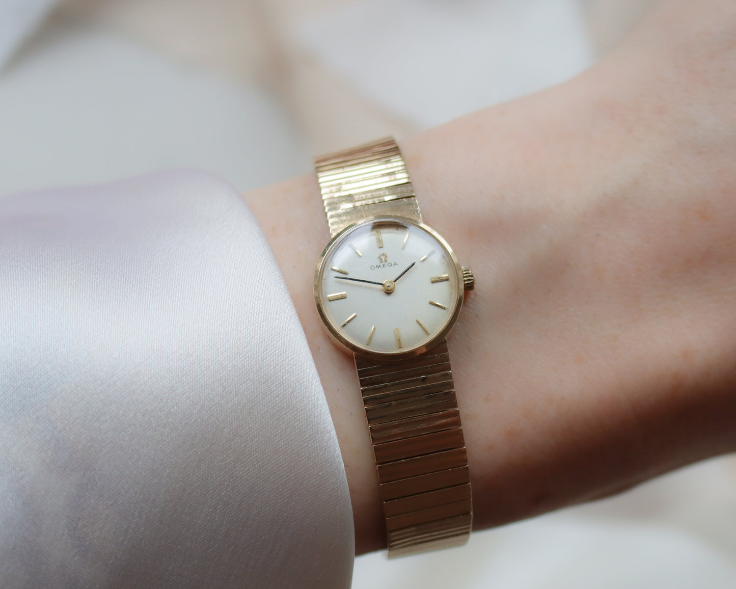 Beautiful 9ct gold Omega watch from 1966