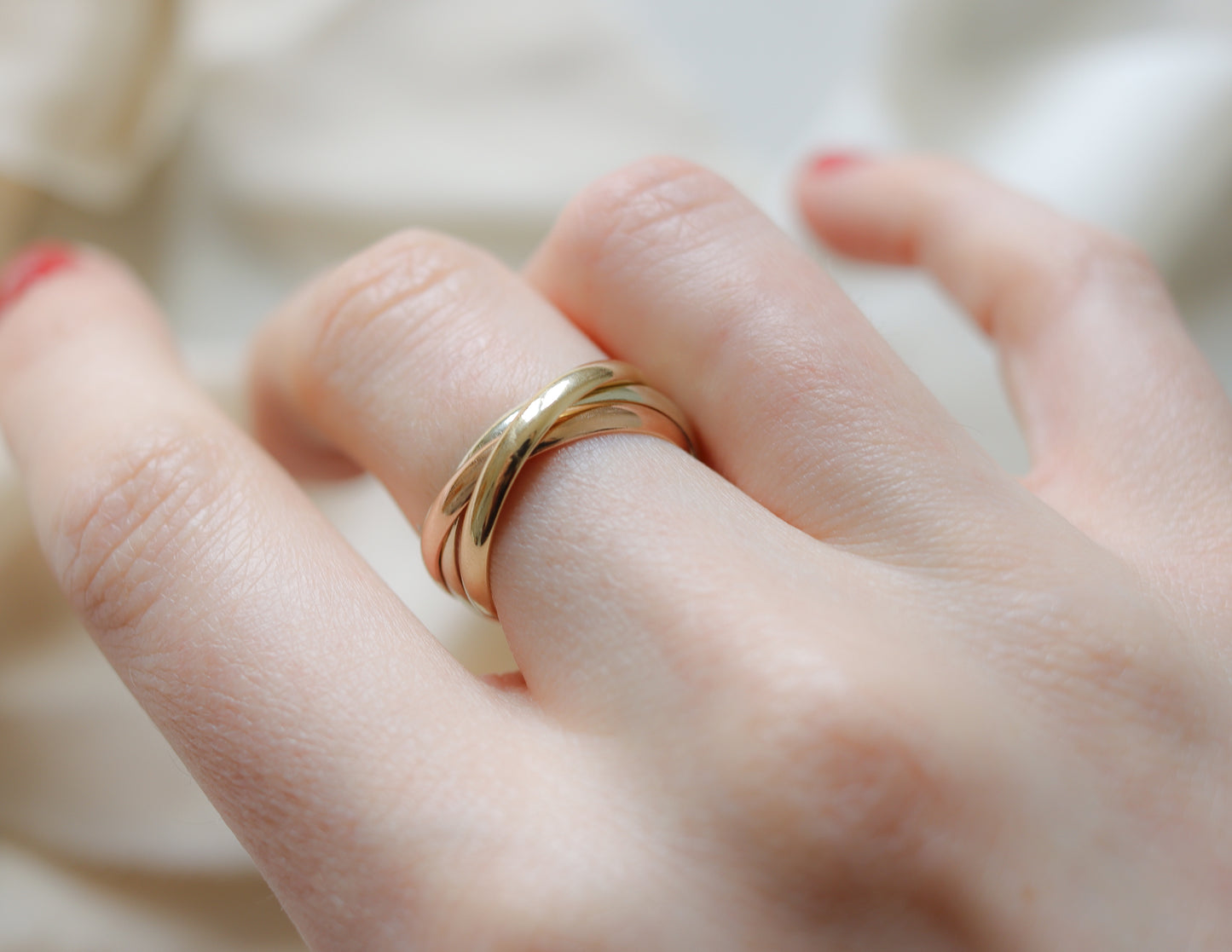 9ct gold tri-colour 3 band ring UK O