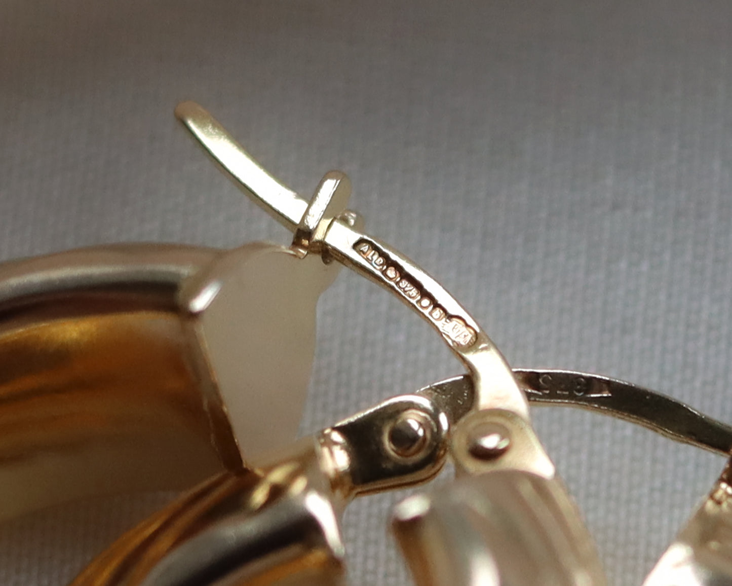 Vintage 9ct Gold Chunky Ribbed Hoop Earrings