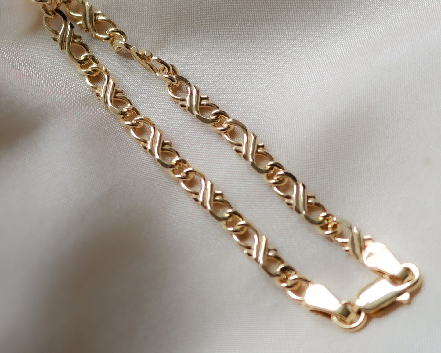 9ct yellow gold fancy link chain and foxtail link chain coupling