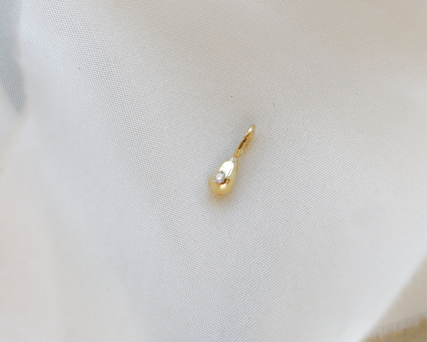 9ct yellow gold tear drop diamond charm pendant