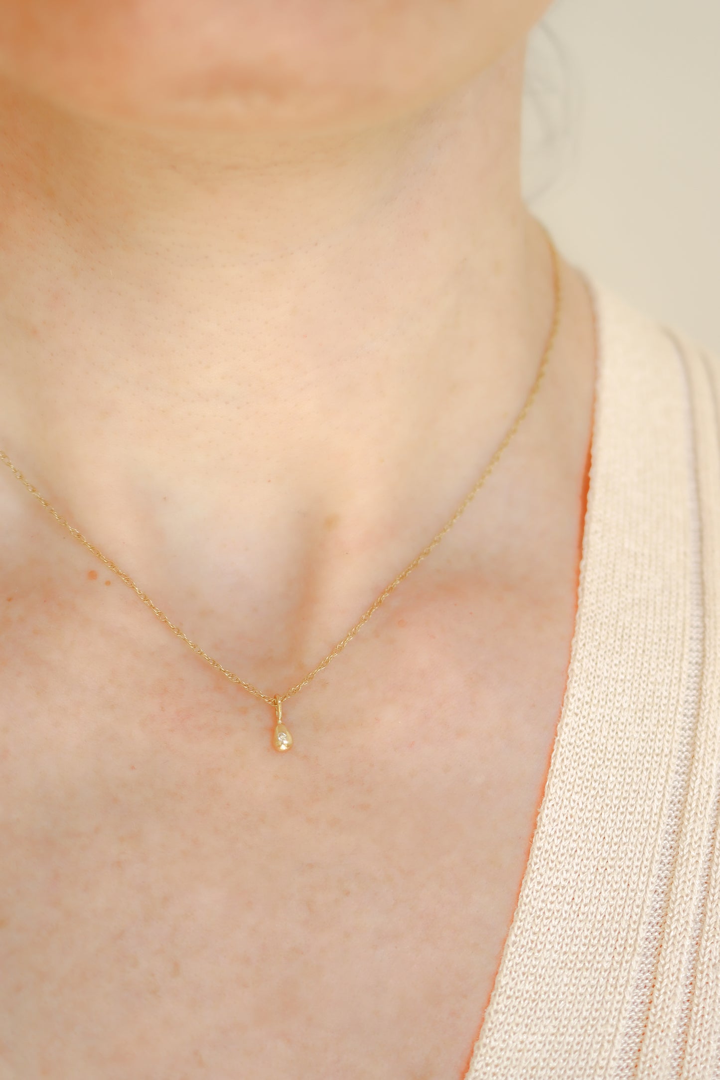 9ct yellow gold tear drop diamond charm pendant