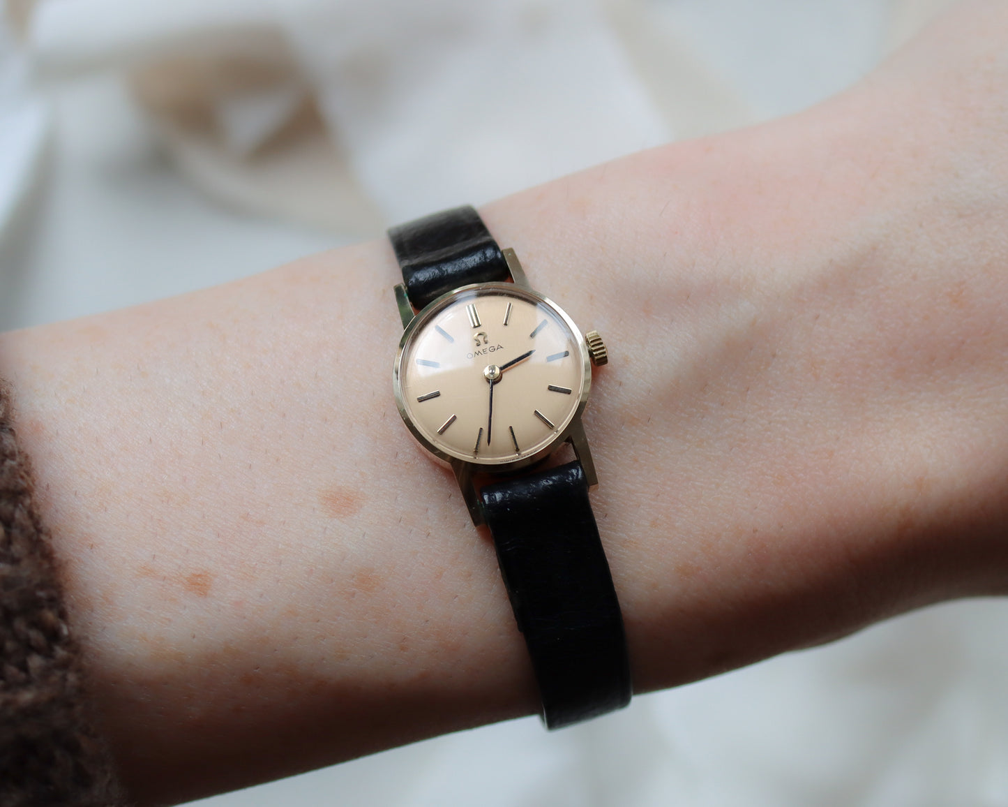 Classic 9ct gold leather strap Omega watch from 1978