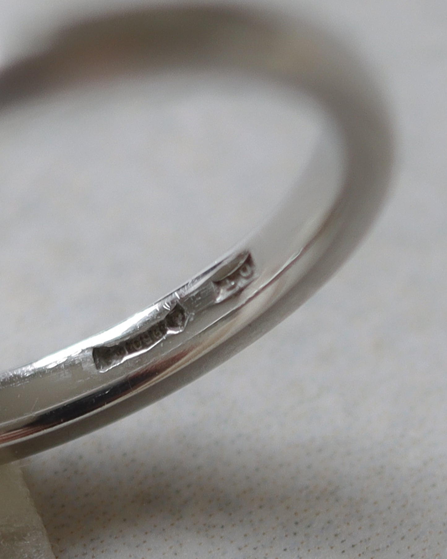 Chic Vintage Platinum Band UK H