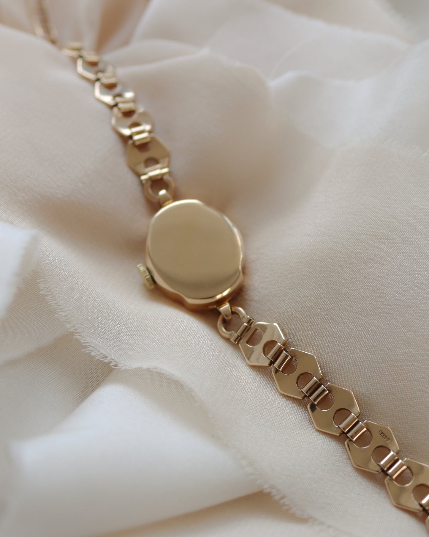 Rolex precision wrist watch in 9ct gold from 1956