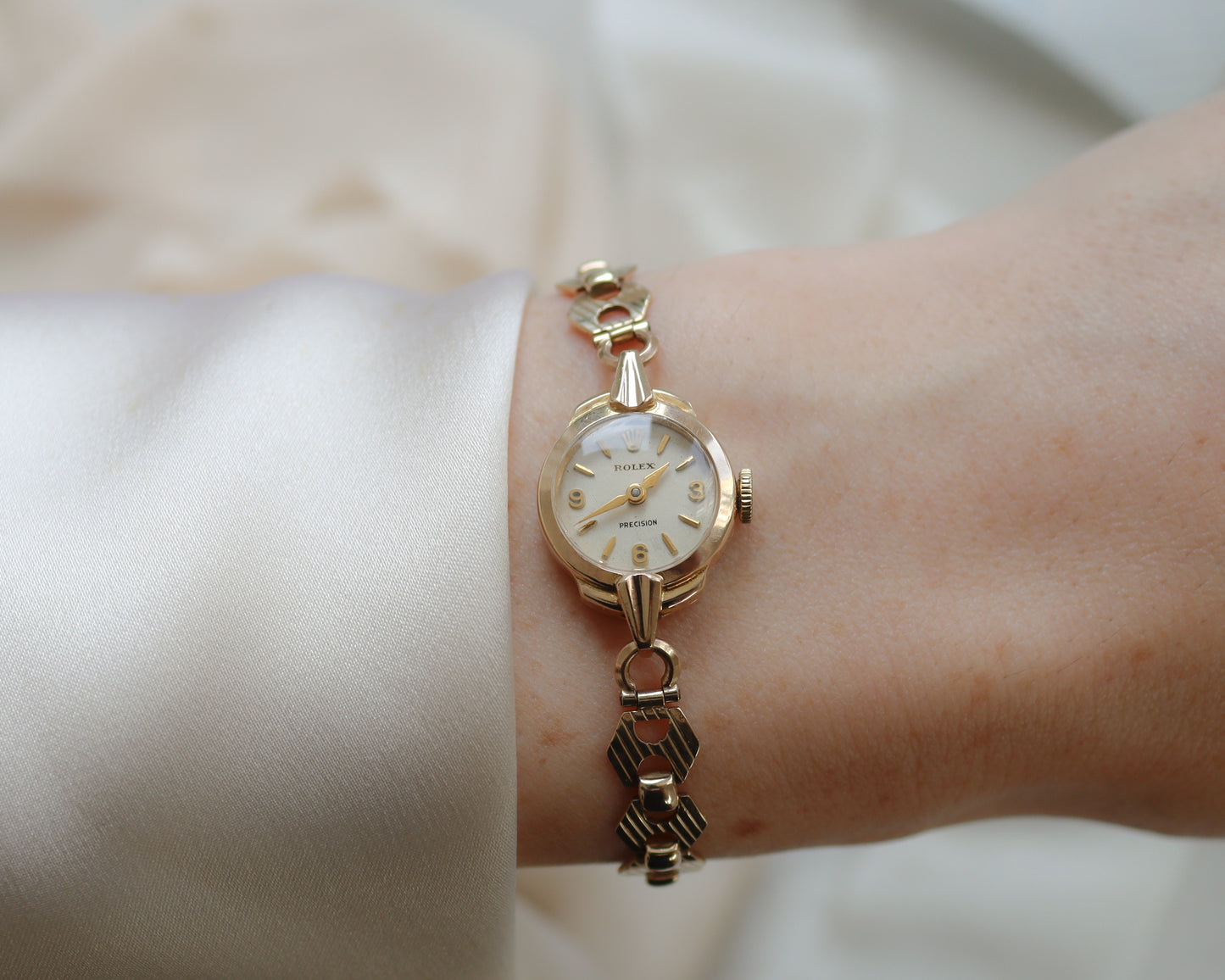 Rolex precision wrist watch in 9ct gold from 1956
