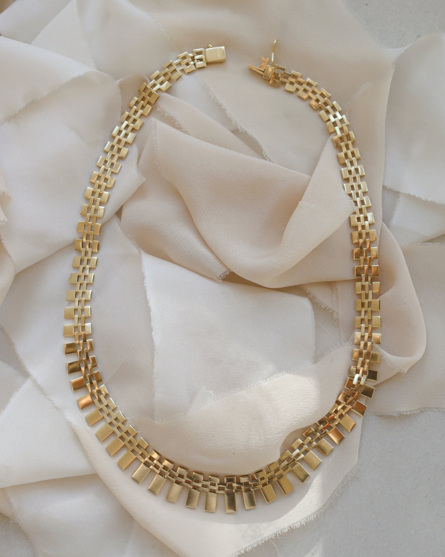 Vintage 14ct gold fringe-style necklace