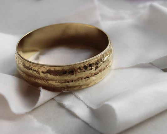 Early 20th century 14ct Gold Foliate Bangle