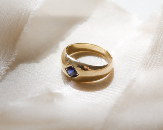 14ct gold sapphire solitaire gypsy ring UK L 1/2