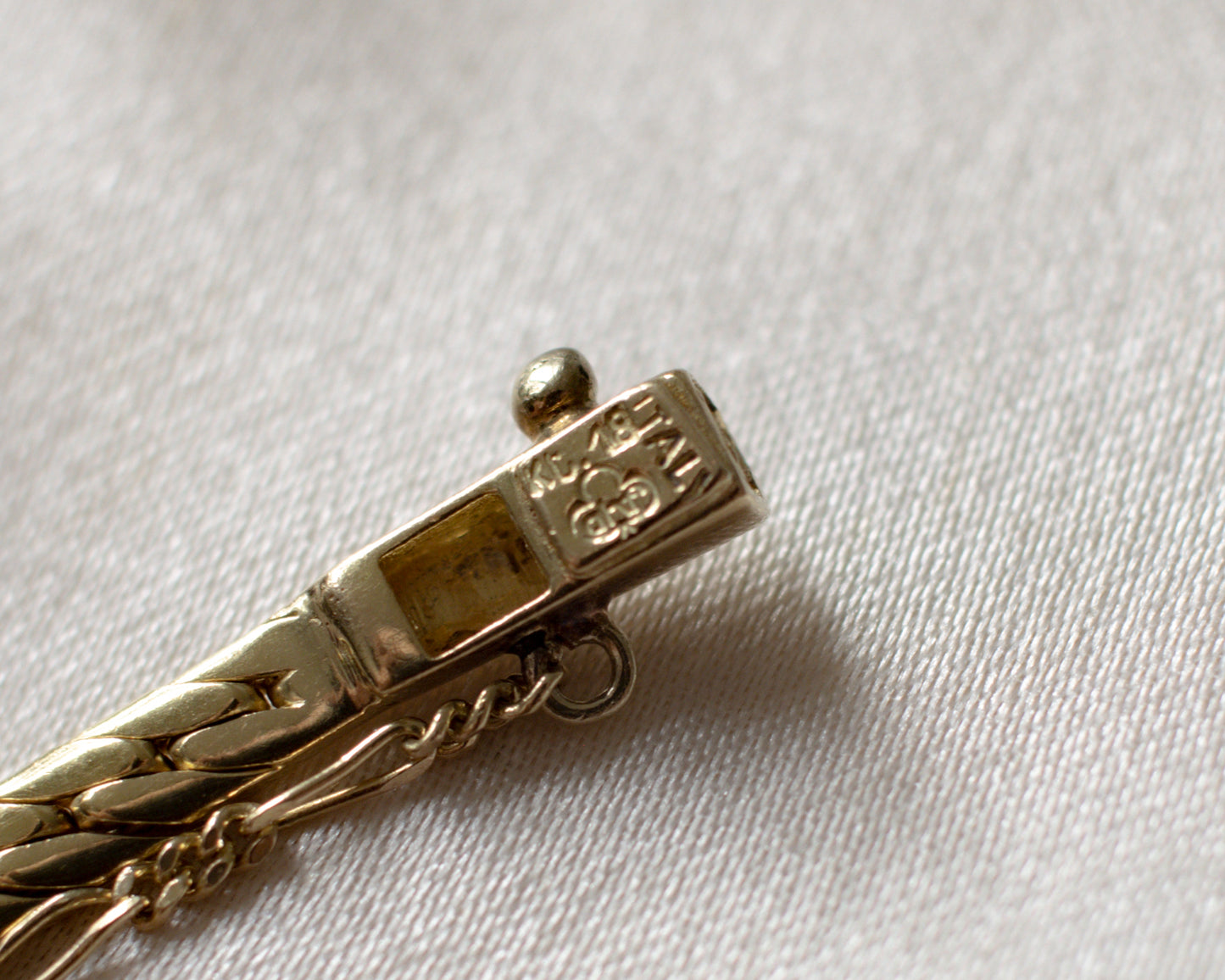 Italian 18ct Gold Diamond Heart Bracelet – 11g