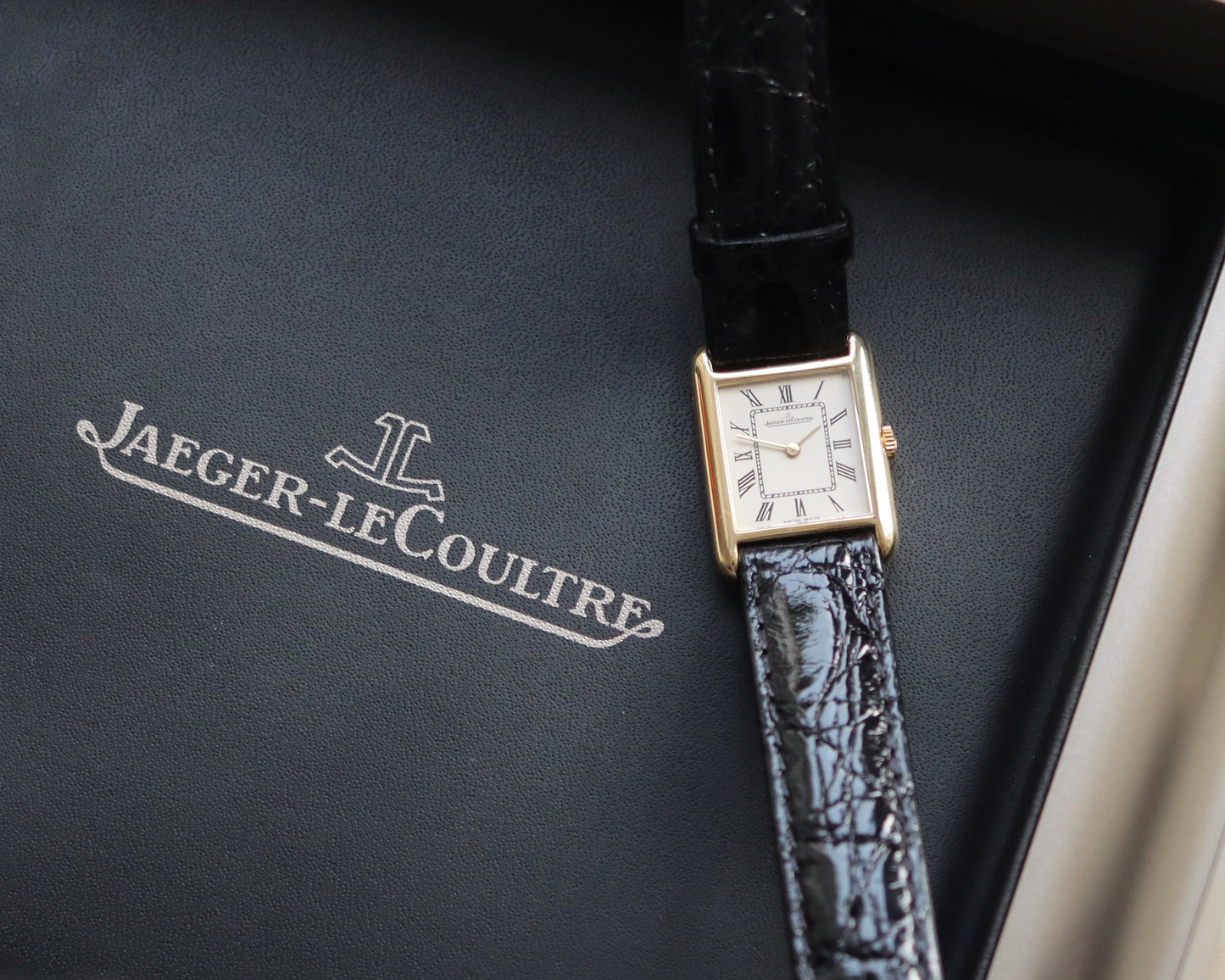 Jaeger-LeCoultre Ladies 18ct Gold Tank Vintage Wristwatch