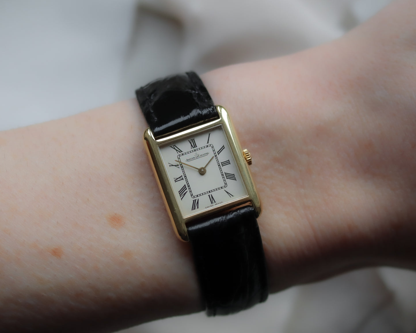 Jaeger-LeCoultre Ladies 18ct Gold Tank Vintage Wristwatch