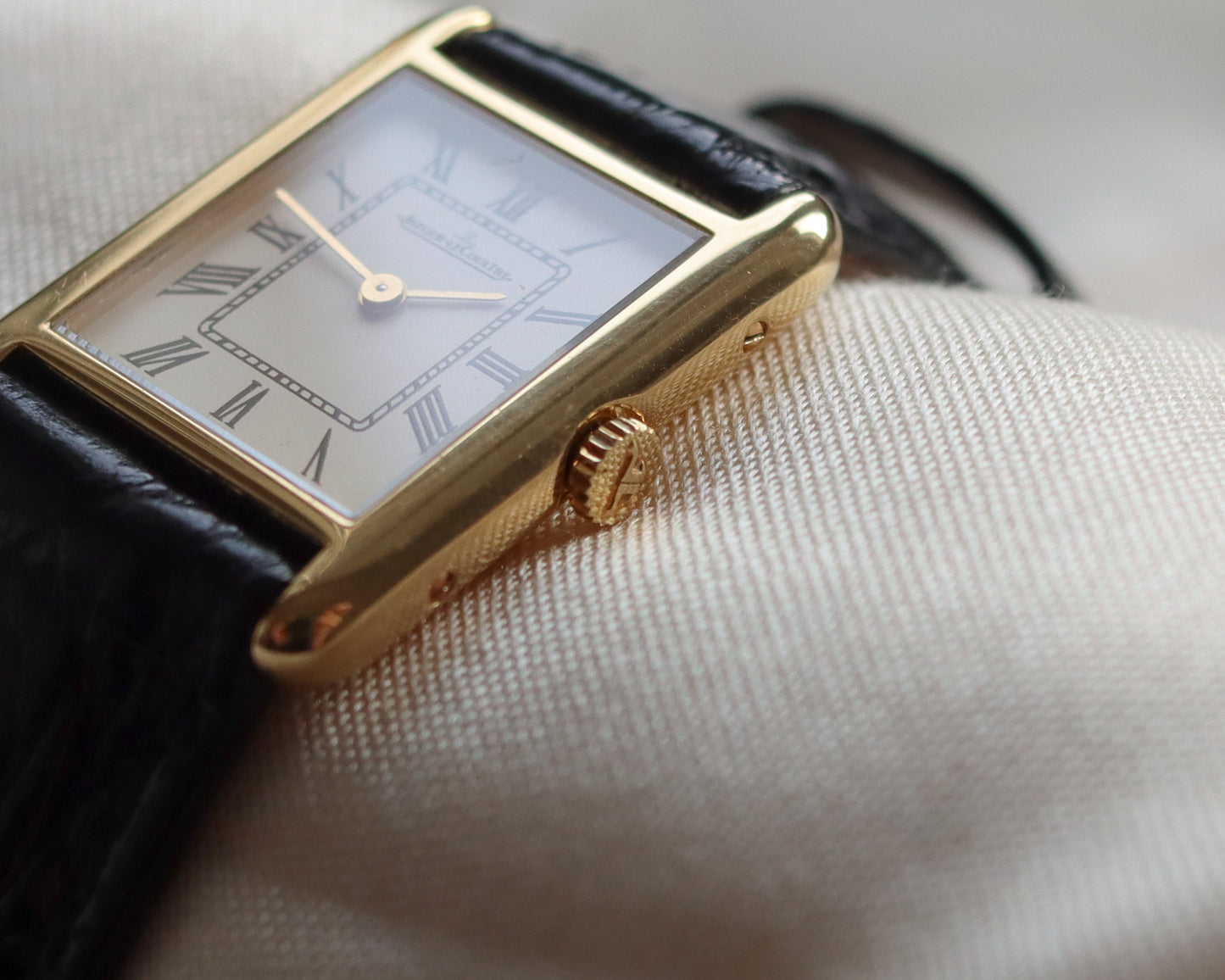 Jaeger-LeCoultre Ladies 18ct Gold Tank Vintage Wristwatch