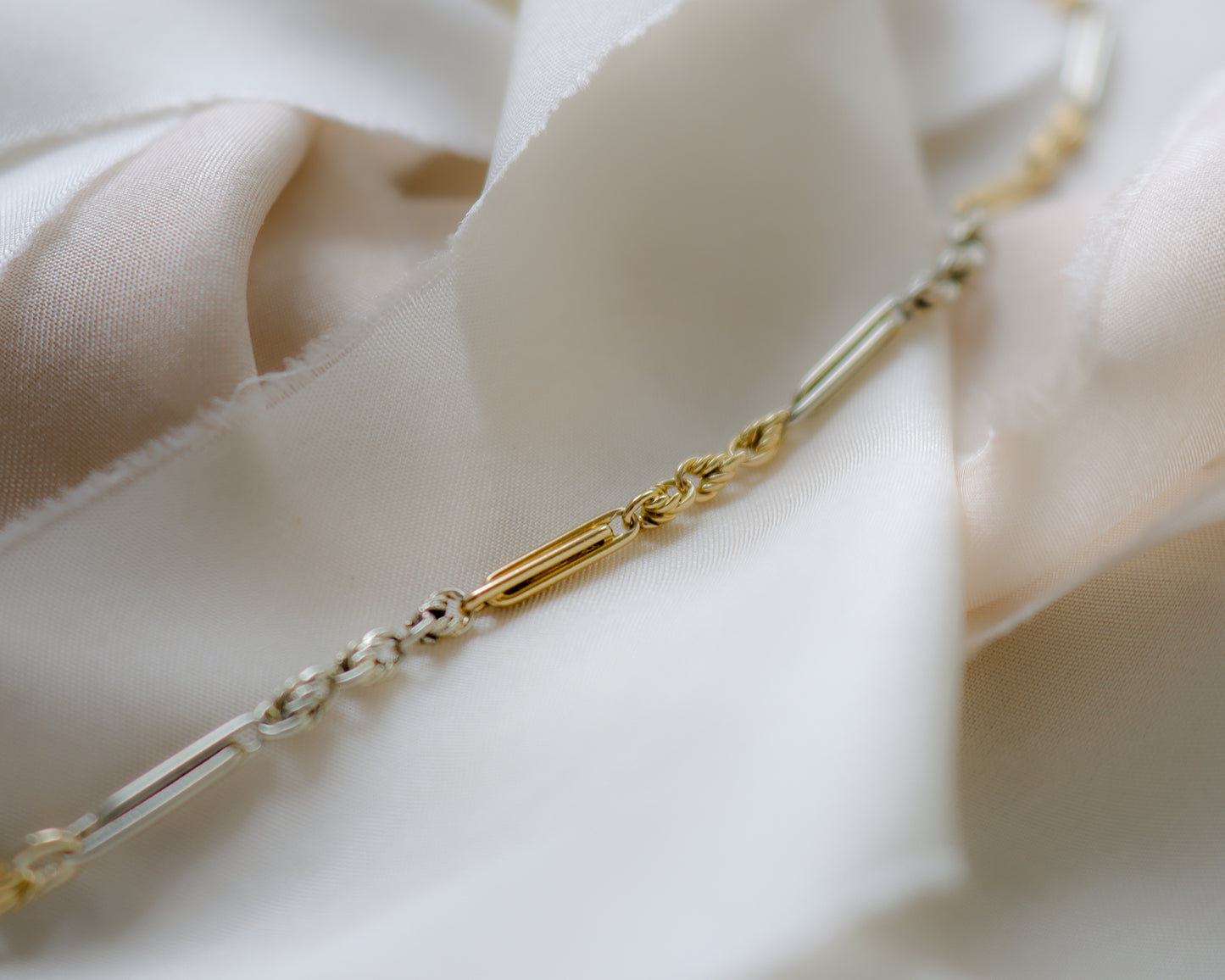 18ct gold bi-coloured watch chain