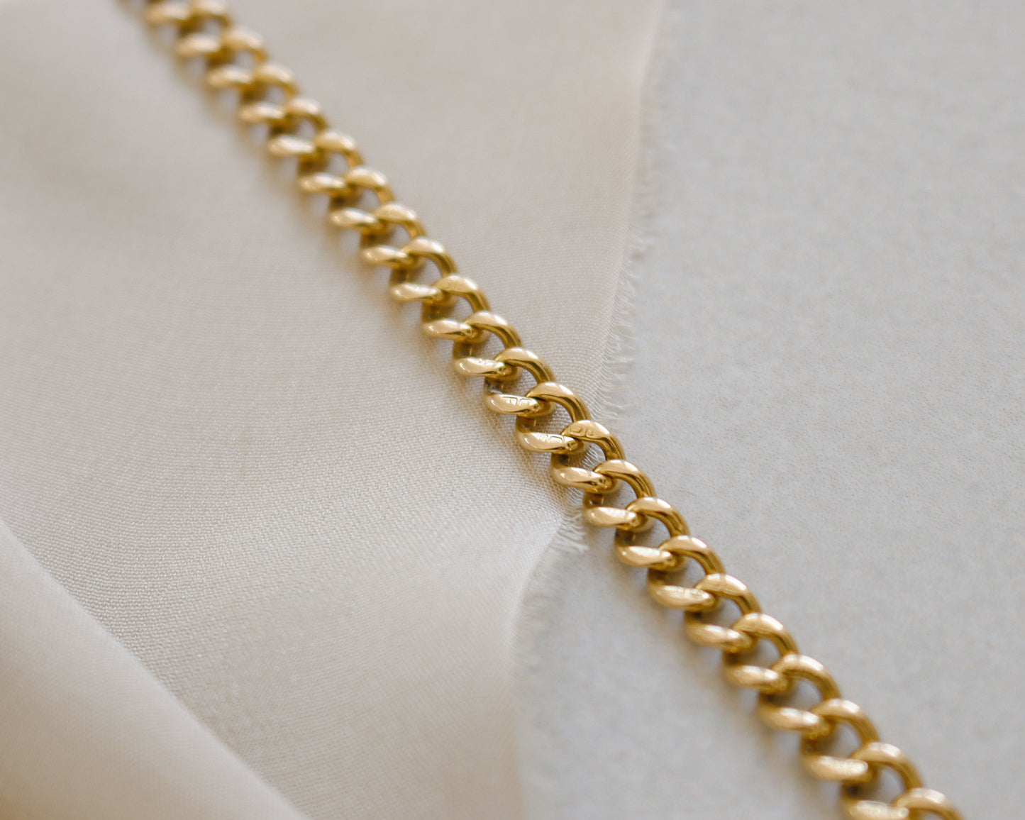 Payment 3/5 for 18ct yellow gold heavy curb Albert chain with T-bar and bolt rings