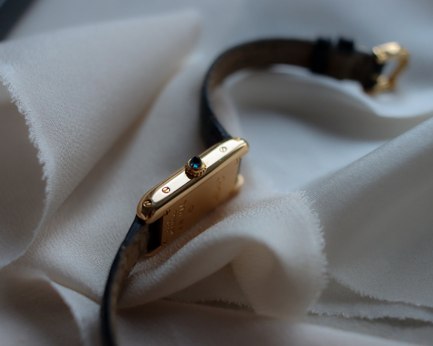 Rare Ladies 18ct gold Cartier Tank Allongee circa. 1990