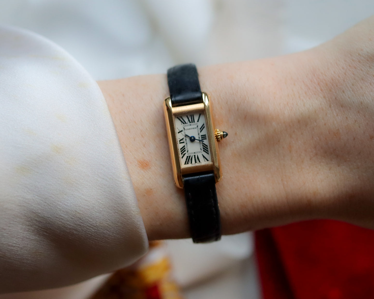 Rare Ladies 18ct gold Cartier Tank Allongee circa. 1990