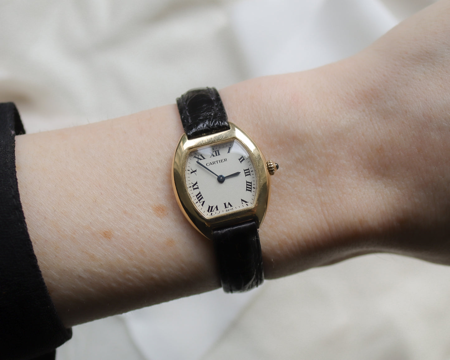Rare Cartier Tortue Model 1945 in 18ct Yellow Gold - 1996