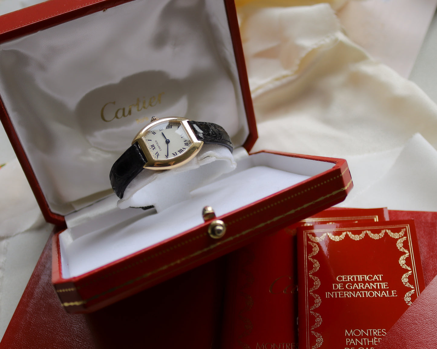 Rare Cartier Tortue Model 1945 in 18ct Yellow Gold - 1996