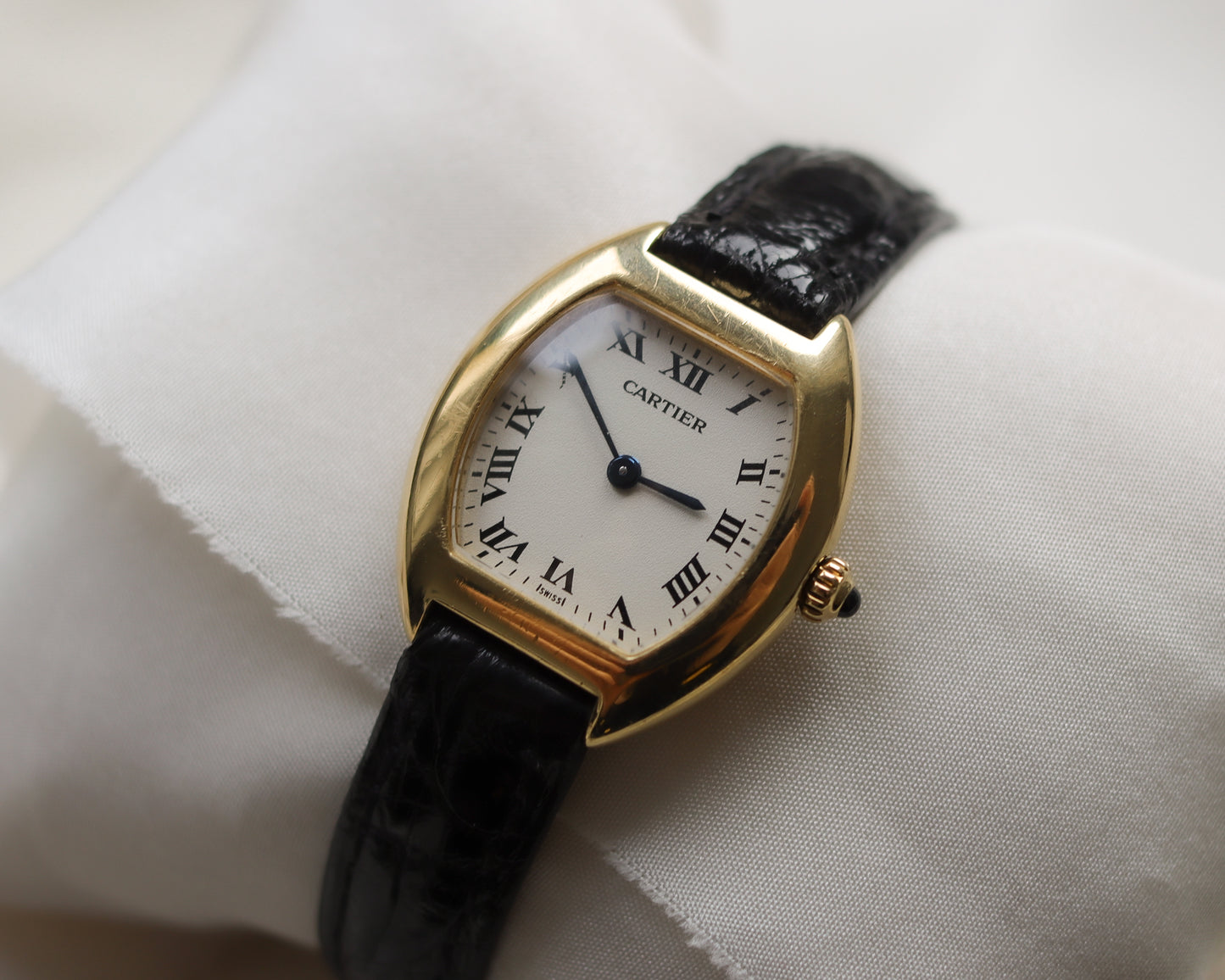 Rare Cartier Tortue Model 1945 in 18ct Yellow Gold - 1996